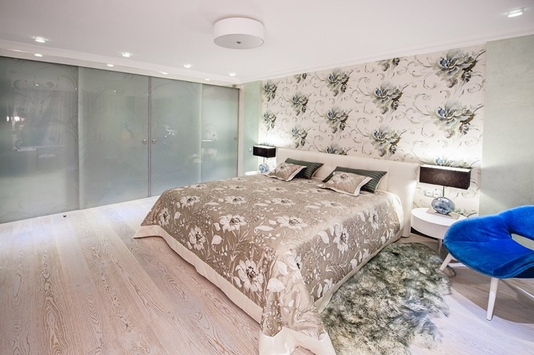quarto-parede-design-sage-green-floral-wallpaper-white-background - piso laminado claro