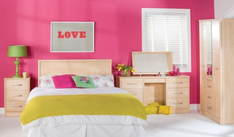 cor-ideias-quarto-parede-design-parede-cor-rosa-luz-mobília-teto-amarelo