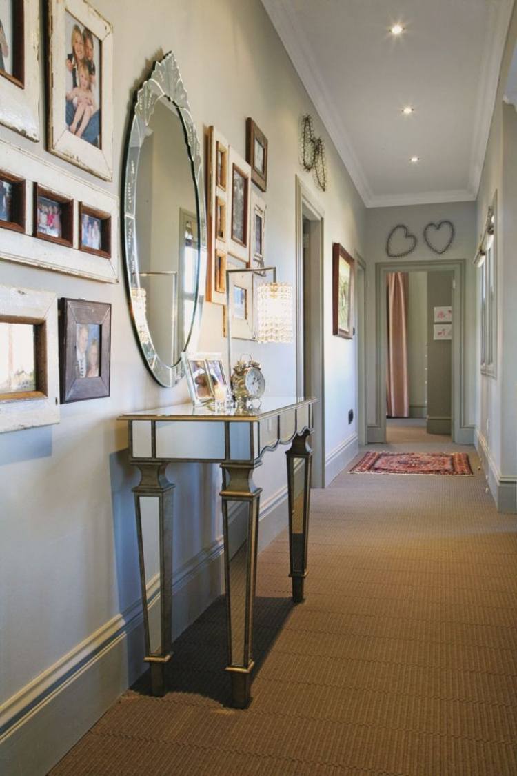 hallway-decoration-ideas-wall-mirror-console-table-family photos