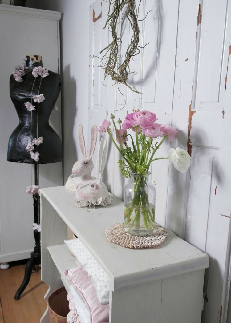 ideias para decoração de primavera coelhinho da páscoa-original-gasto-parede cobrindo-ramos-grinalda