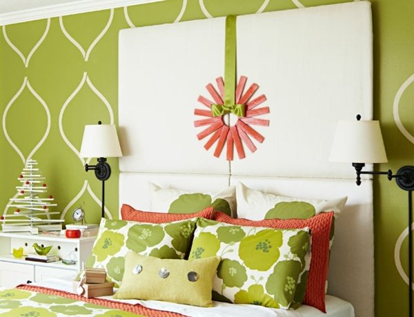 ideia criativa de decoração de flores de cabeceira de cama
