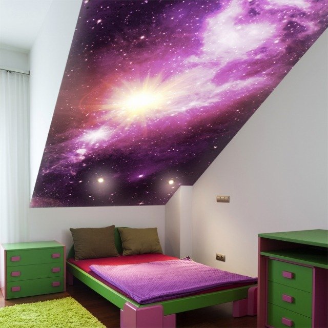 ideias vivas para tetos inclinados quarto infantil-foto-papel de parede-espaço-roxo-verde-móveis