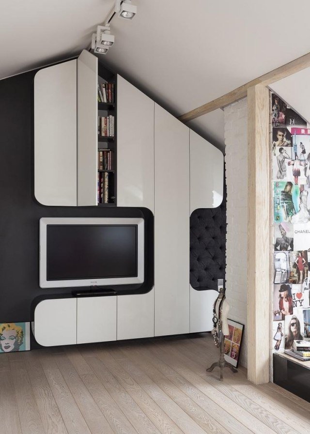 ideias vivas para tetos inclinados -storage-built-in-wall-tv