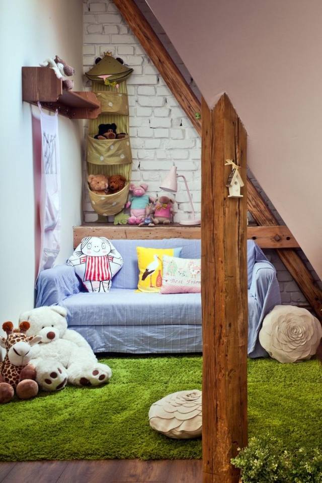 living-ideas-dachschrage-child room-reading corner-green-carpet