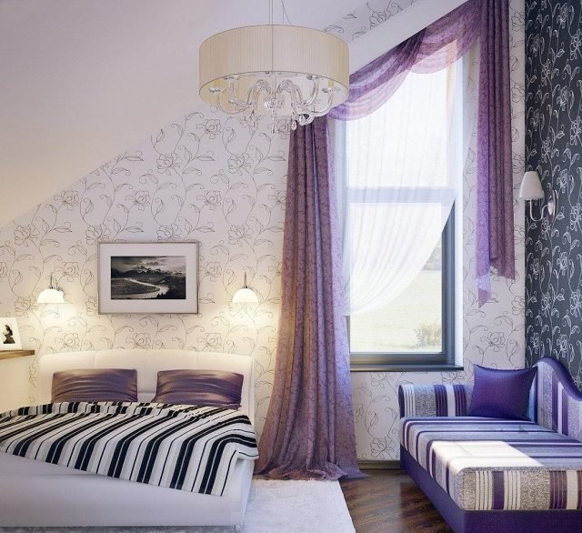 quarto-loft-papel de parede-floral-padrão-roxo-cortinas