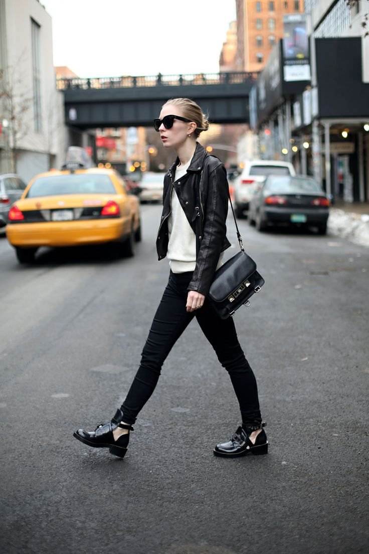 ankle-boots-black-flat-rock-outfits-fashion-sweater