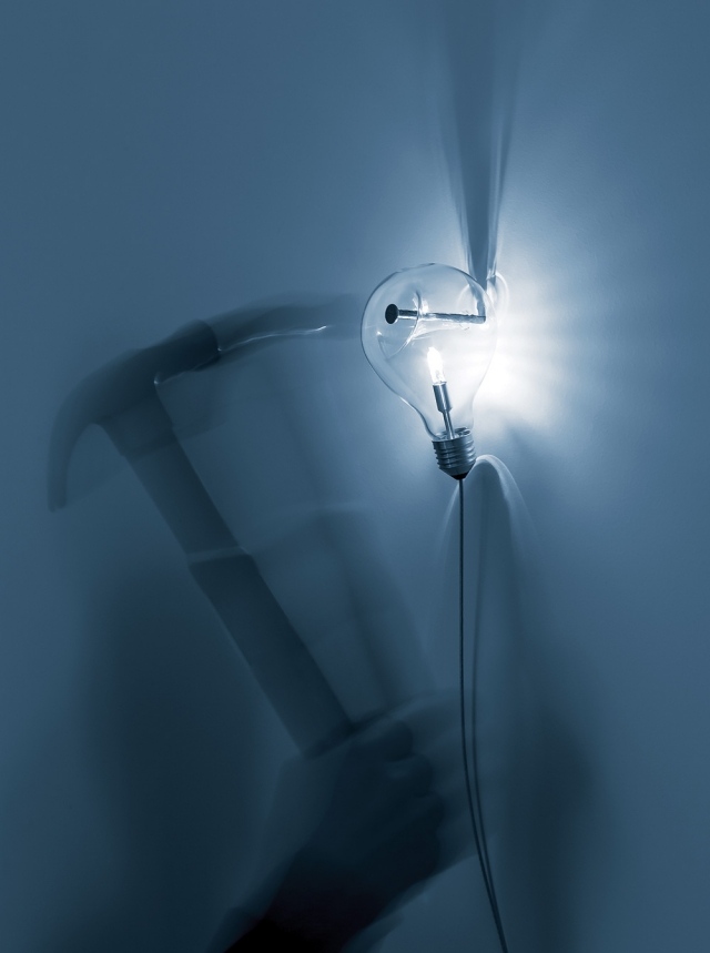 Led-lamp-wall-light-Edison-Nightmare-lamp-Harry-Thaler-para-Davide-Groppi