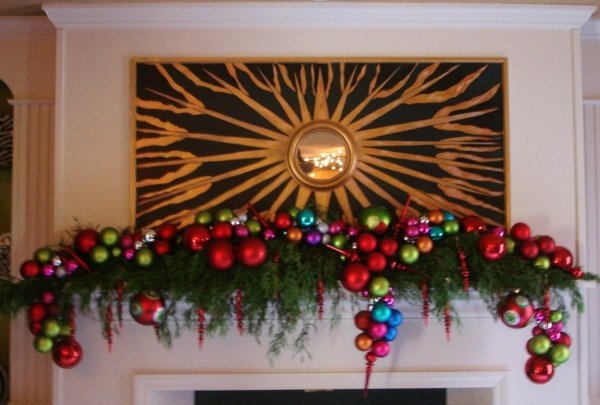 Natal-decoração-ideias-para-lareira-bolas de Natal