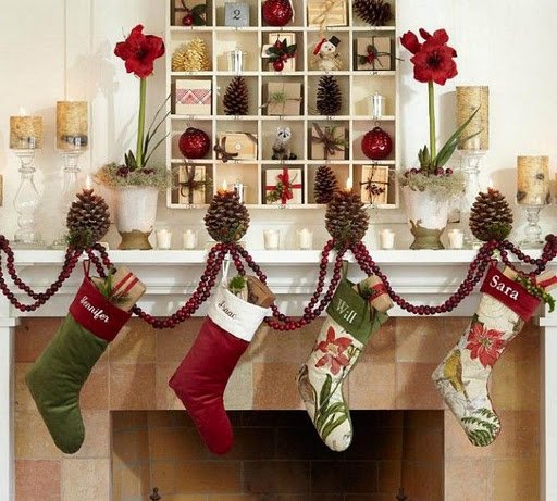 Natal-decoração-ideias-para-lareira-advento-calendário-correntes-pinhas