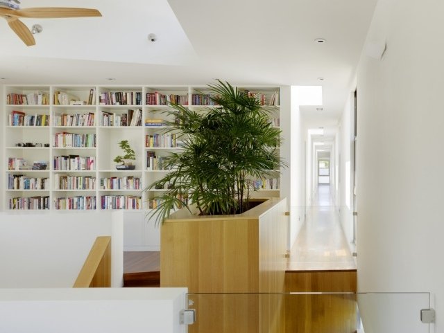 apartamento moderno plantas corredor de madeira quarto divisor escada estante