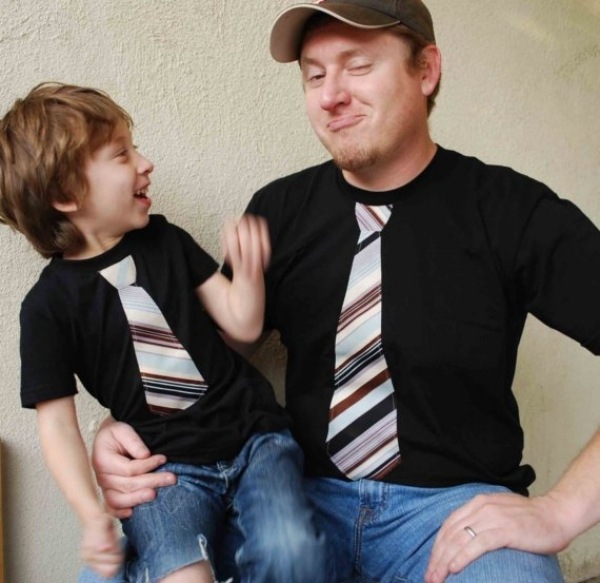 roupas-engraçadas-pai-criança-idéias-camisetas-pretas-com-gravata