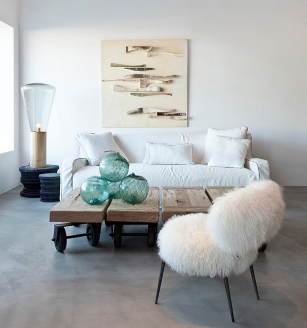 Móveis aconchegantes de design aquecem a decoração escandinava da casa
