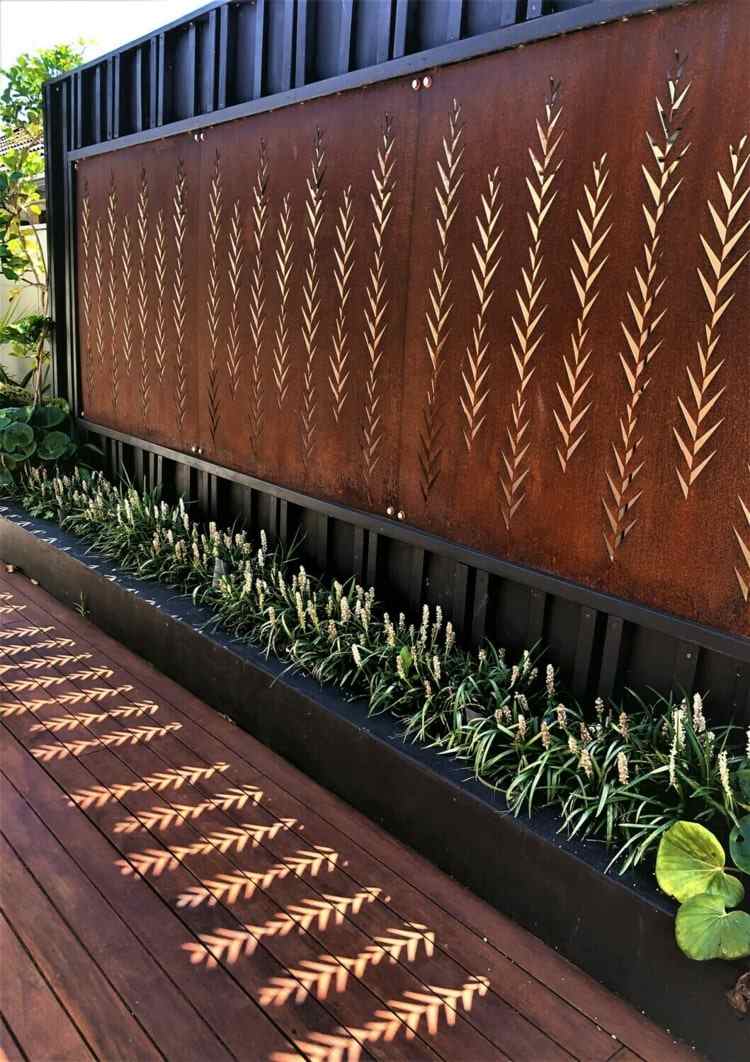Painéis perfurados criam ótimos efeitos de iluminação