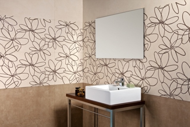 azulejos de banheiro modernos com motivos florais em marrom-creme