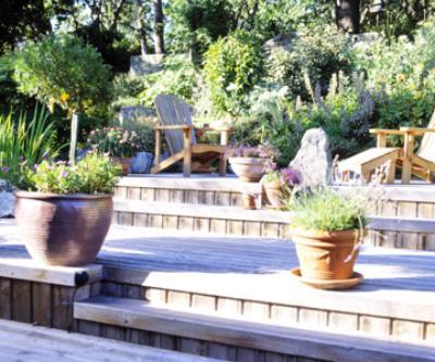 ideias para design de terraço nos degraus do seu jardim