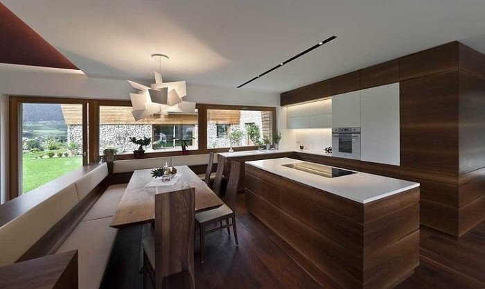 mobiliário-design-cozinha-em-madeira-escura-cozinha-ilha-sala-de-jantar-bancos-estofados com linhas retas