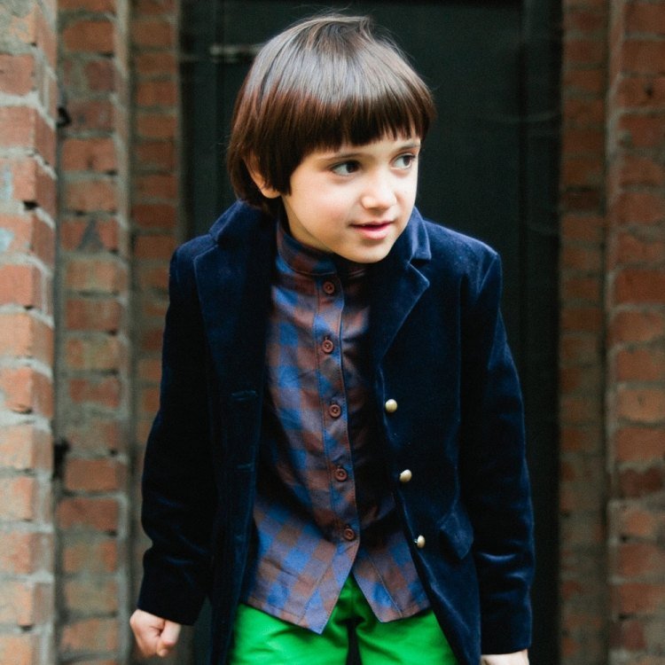 penteados-garotinhos-longo-blazer-azul-escuro-camisa-chique