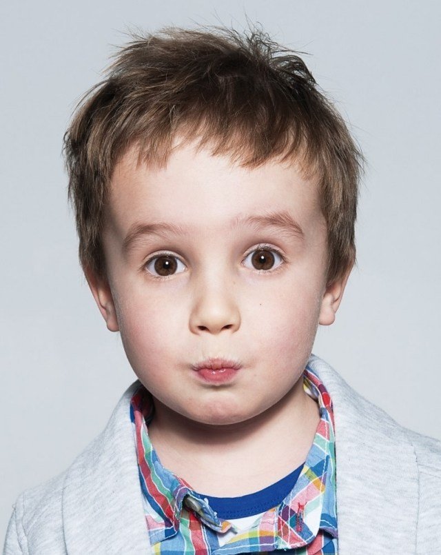 Penteados para meninos com cabelo curto ótimo estilo na moda