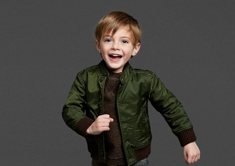 penteados para meninos dolce-gabbana-sweater-green-bangs