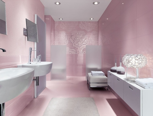 Revestimento de azulejo-rosa-cerâmica-banheiro-decoração-flores-pura