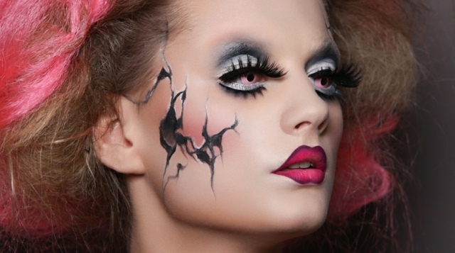 Idéias para boneca de maquiagem de Halloween com pintura assustadora