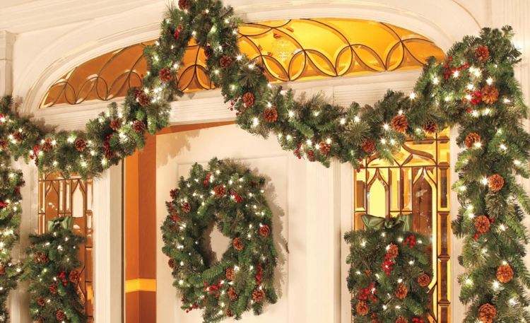 idéias decoração de natal alpendre porta de entrada guirlanda luzes de fada guirlanda