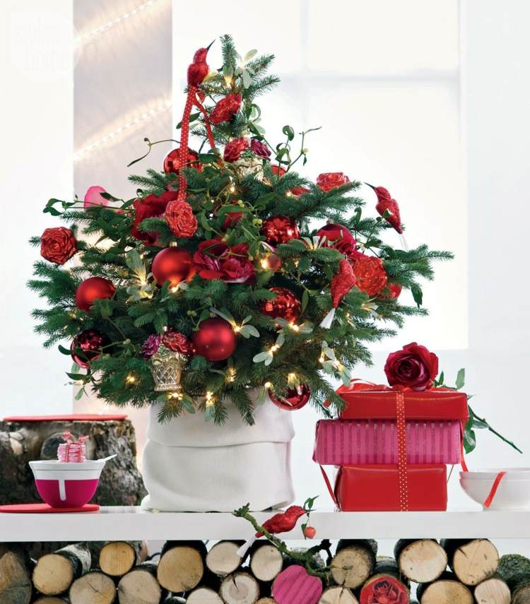 idéias de decoração de natal mini árvore de natal joias vermelhas presentes