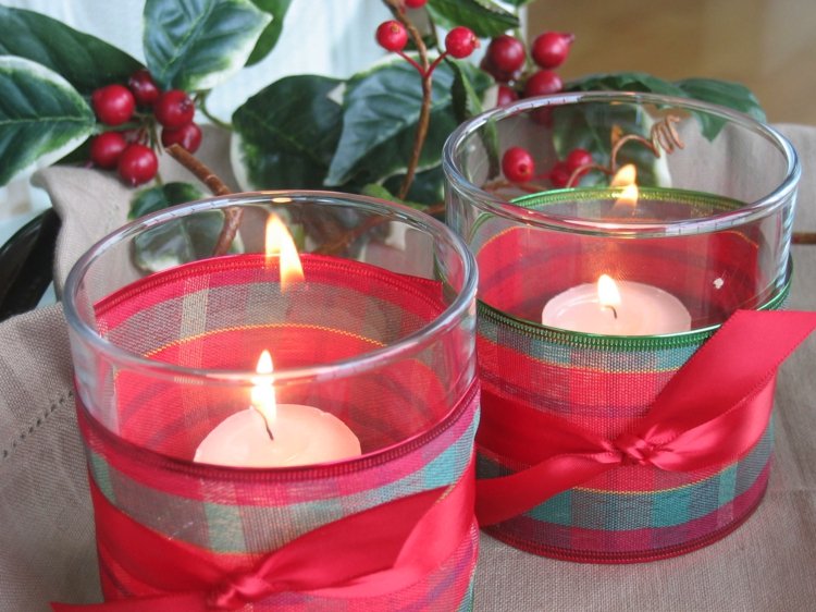 ideias natal decoração lanternas fitas vermelho verde visco