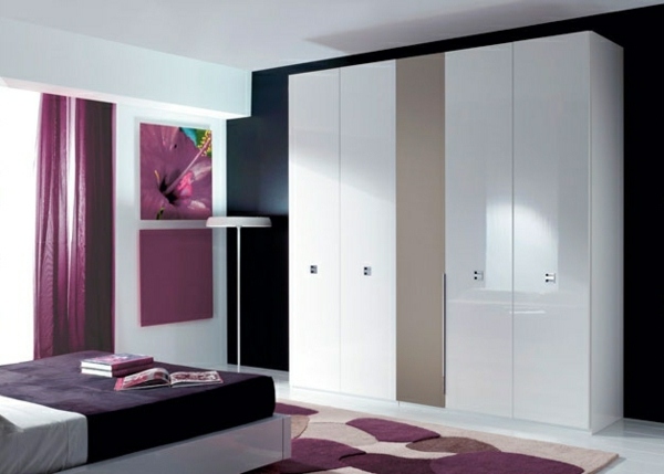Violet-acentos-no-quarto-ovelha-guarda-roupa-com-portas-giratórias-em-branco