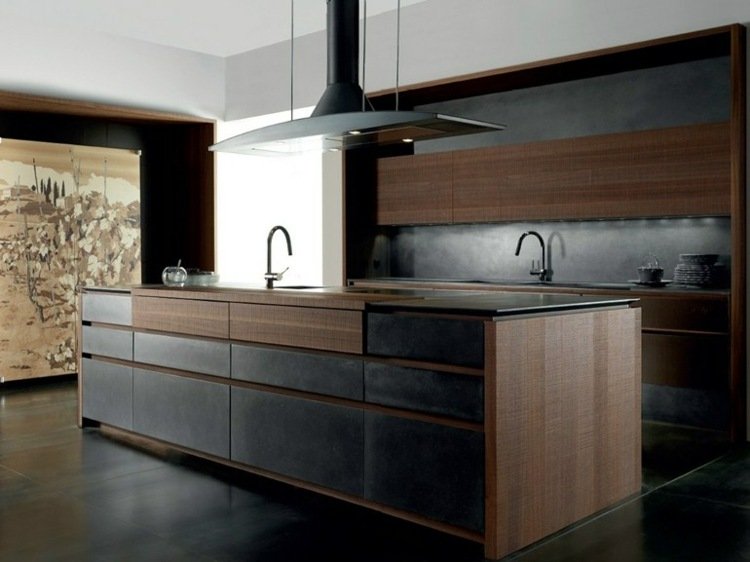 cozinha moderna embutida-fino-concreto-escuro-frentes-madeira-estruturada-cozinha parede traseira-exaustor