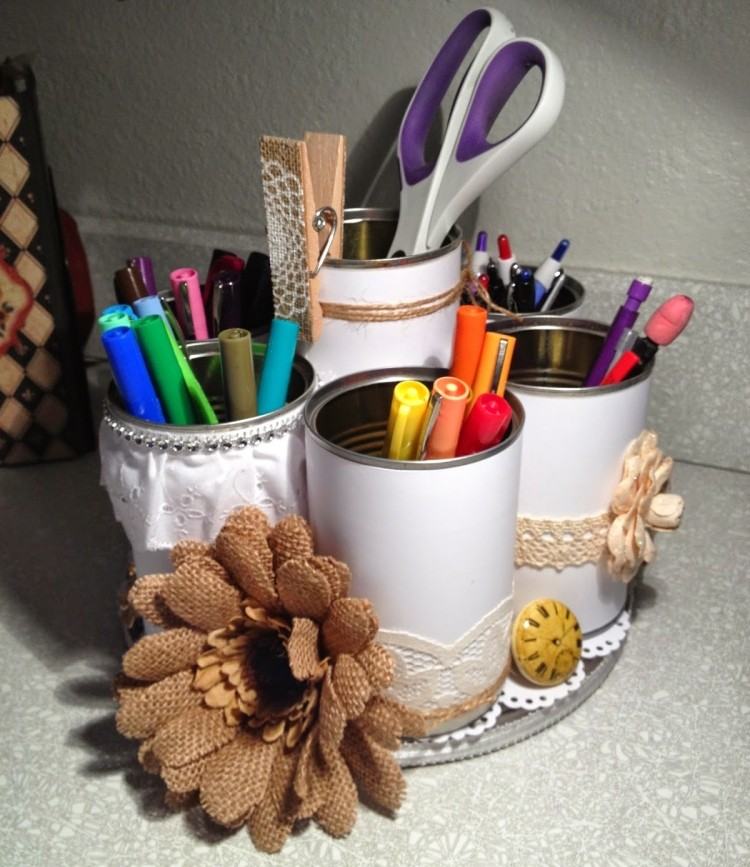 ideias-criativas-conserto-faça-você-mesmo-latas-canetas-suportes-mesa-papelaria