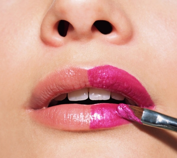 cores-brilhantes-lábios-uso-ideia-verão