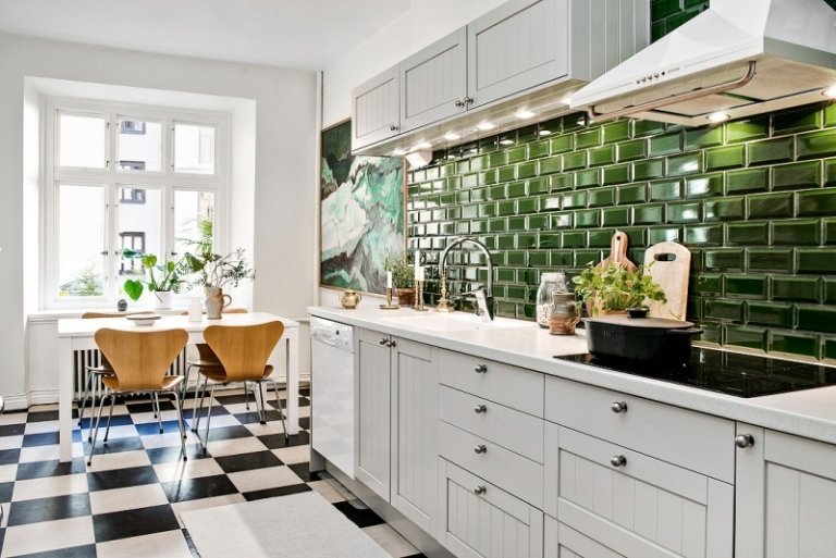 Idéias-pequena-cozinha-verde-parede-ladrilhos-preto-branco-piso de ladrilhos