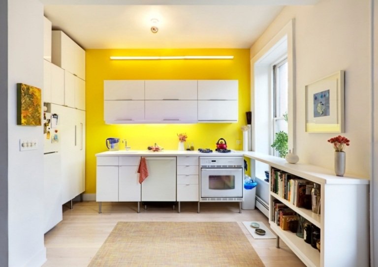 Idéias-pequena-cozinha-amarela-cozinha-parede traseira-economia de espaço