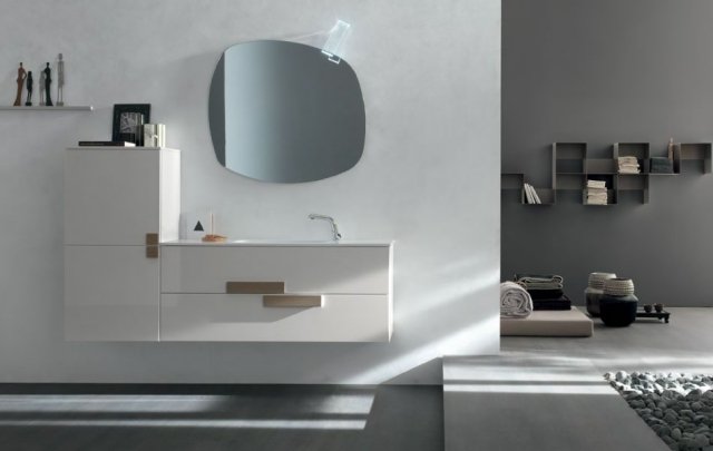 banheiro-idéias-DENTRO-banheiro-móveis-parede-lavatório-branco-maçanetas de madeira