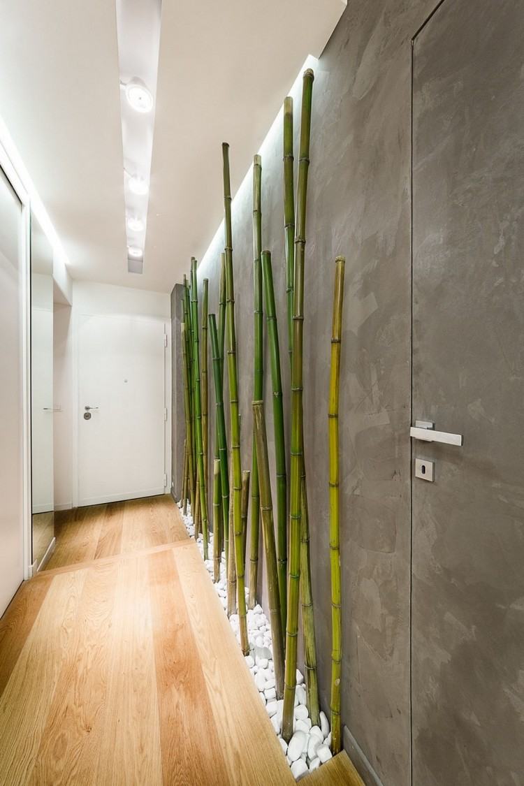 idéias-móveis-modernos-corredor-chão-de-madeira-sábio-decorativo-cascalho-postes-bambu-decoração