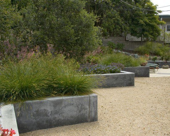Estabilização de inclinação de parede de jardim em ziguezague elementos de concreto plantado