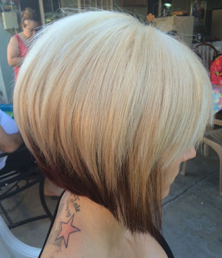 loiro de comprimento médio a linha bob feminino penteado