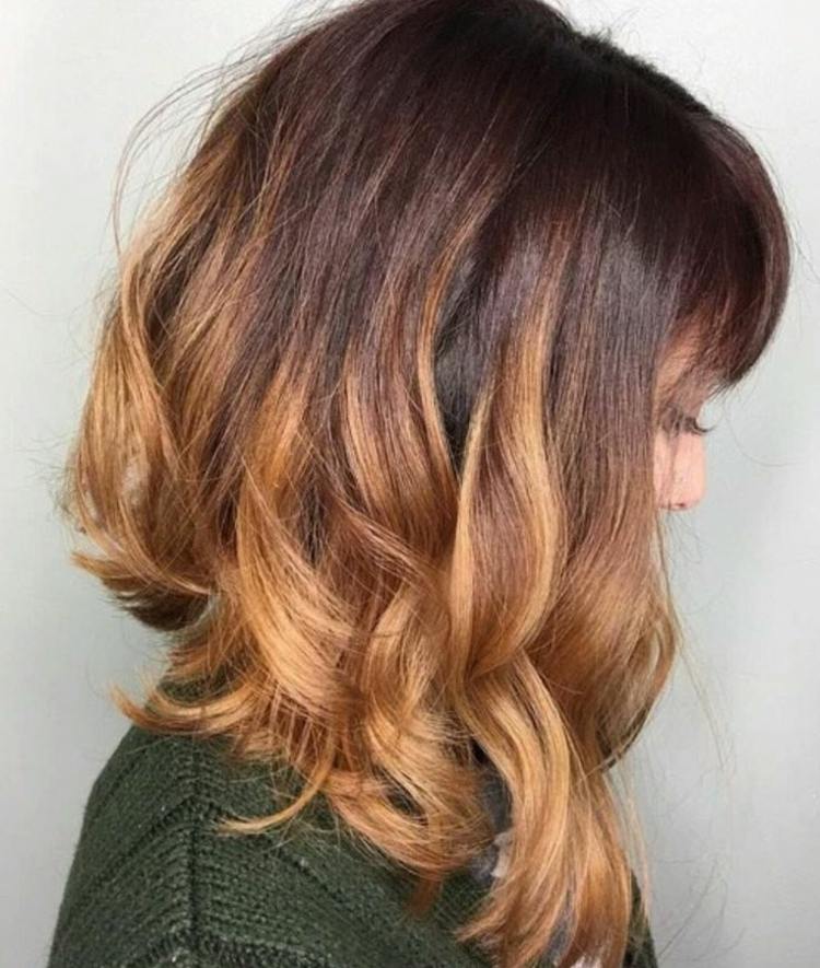 cabelo ondulado balayage corte bob em linha