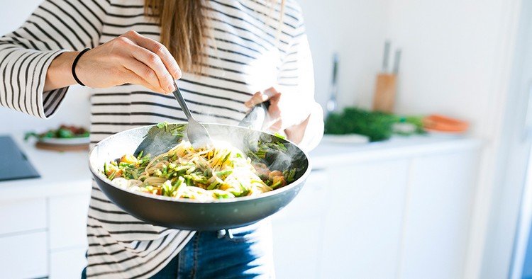 Uma cozinha saudável ajuda a perder peso a partir dos 40 anos