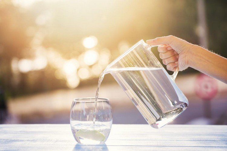 Como perder peso a partir dos 40 beber bastante água