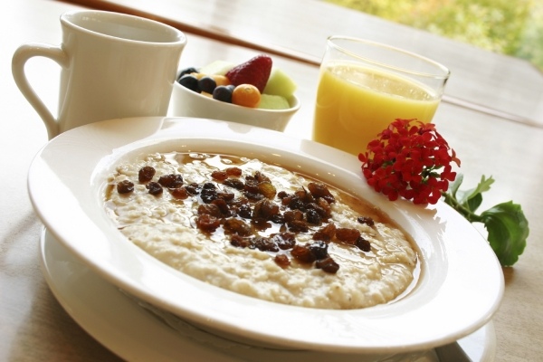 ideias de café da manhã saudável para plano de dieta - iogurte de leite - frutas