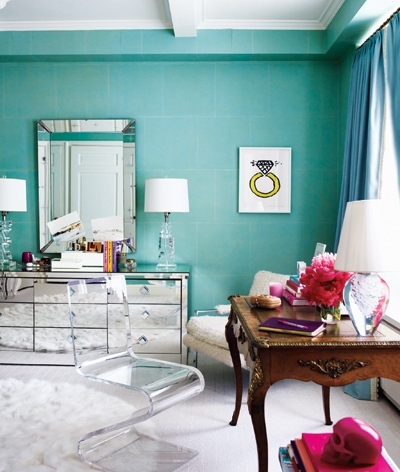 ashle-stark-design-bedroom-acrílico-chair-turquoise-walls