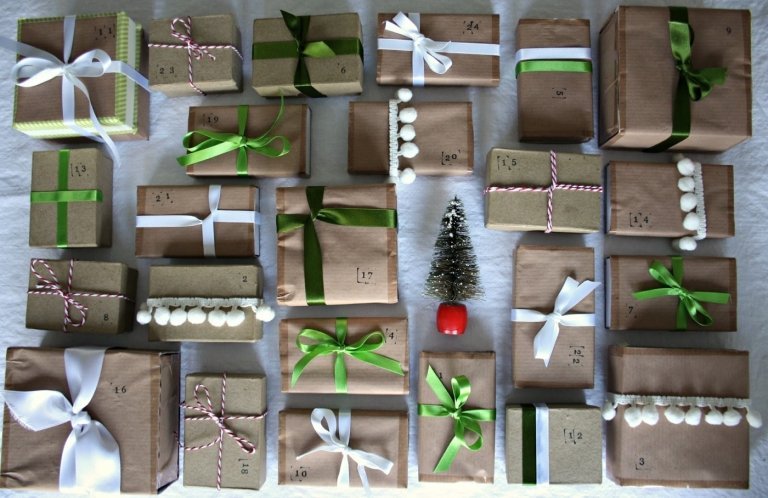 As caixas de fósforos do calendário do Advento criam ideias de bricolagem para presentes em caixas