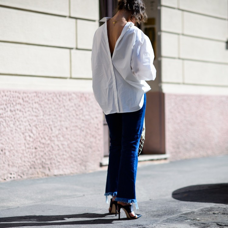 atual-moda-tendência-feminina-camisa-jeans-branco-grande
