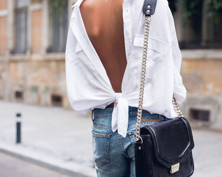 Tendência da moda atual - senhoras-camisa-branca-jeans-estilo de rua