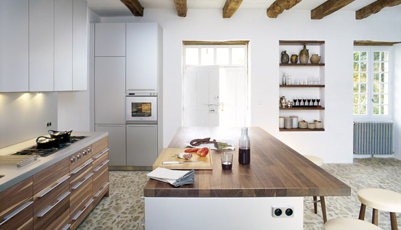 Tidy-kitchen-by-Bulthaup-embedded-appliances