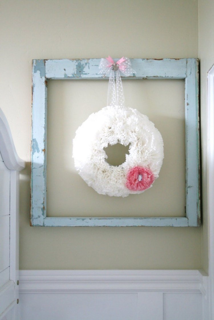 old-window-decoration-light-blue-white-pink-pom-pom-guirlanda-wall