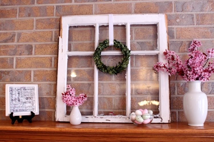 decoração-janela-velha-prateleira-parede-tijolo-vaso-flores-branco-rosa