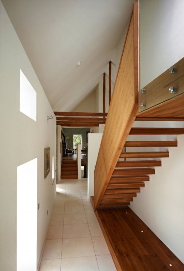 remodelação de casa escada de madeira na Escócia